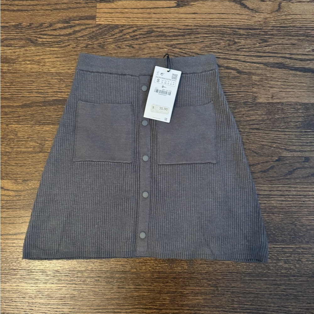Size S NWT Zara Charcoal Button-Down Mini Skirt
